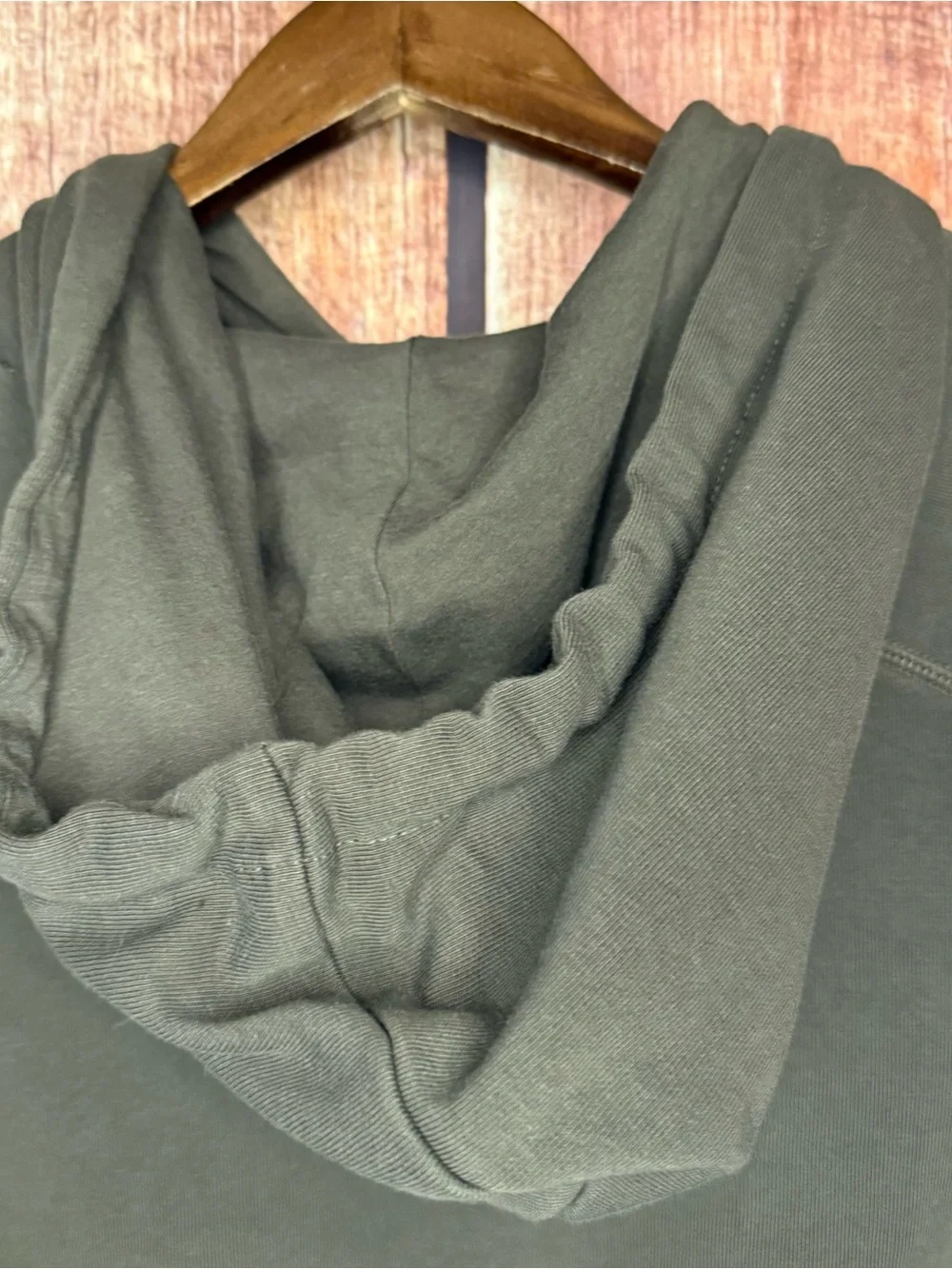 Gymshark Cropped Hoodie with Drawstring